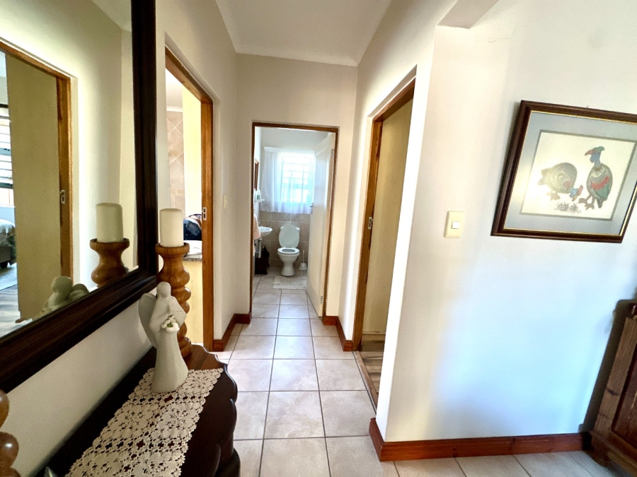 4 Bedroom Property for Sale in Fraaiuitsig Western Cape